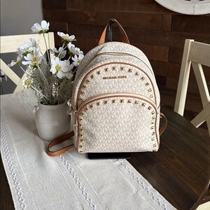 LIKE NEW!!! Micheal Kors Abbey Medium sized backpack